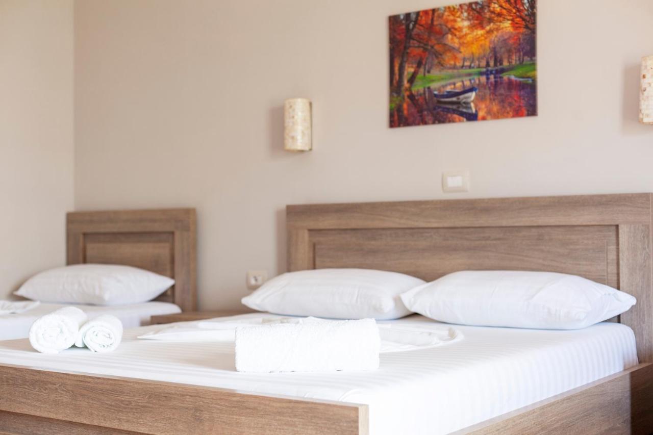 Toni Retzo Rooms Himare Exteriör bild