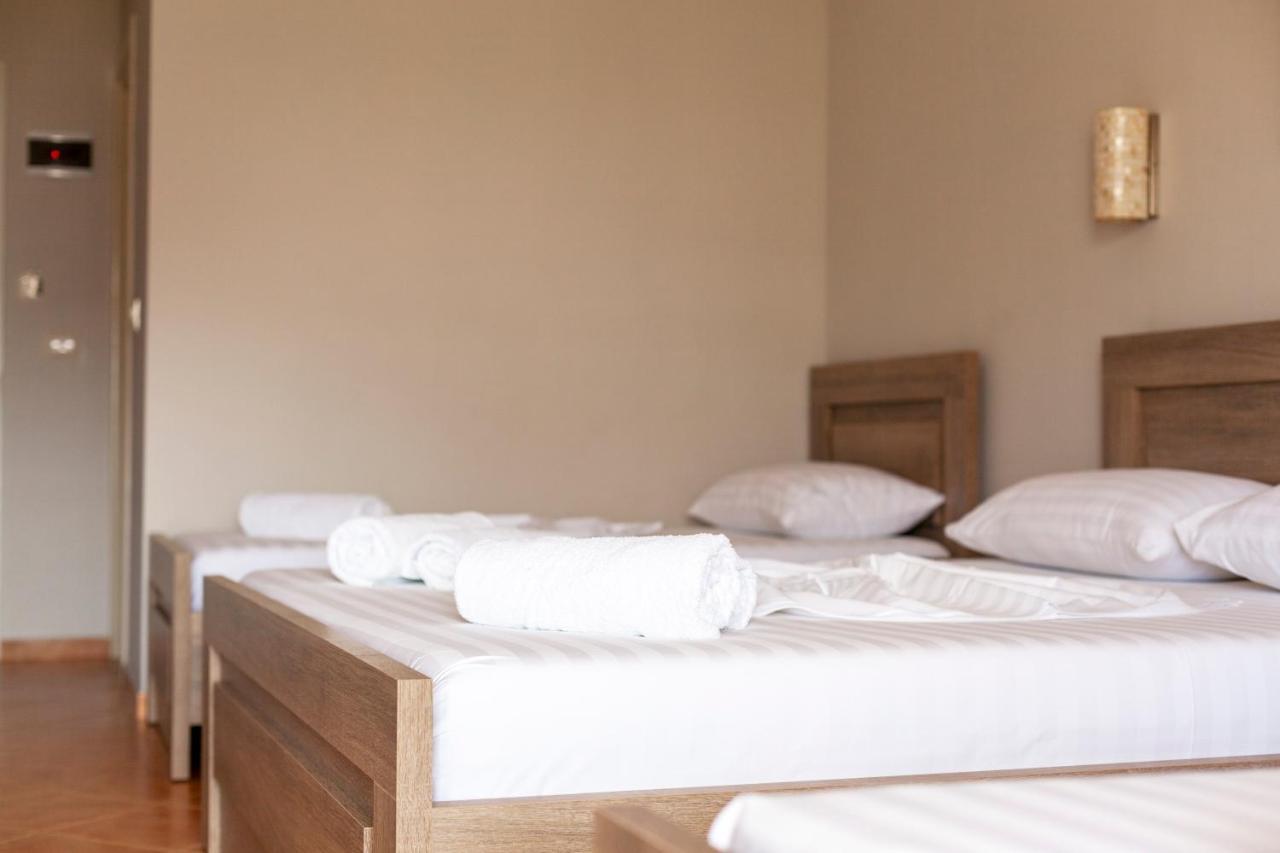 Toni Retzo Rooms Himare Exteriör bild