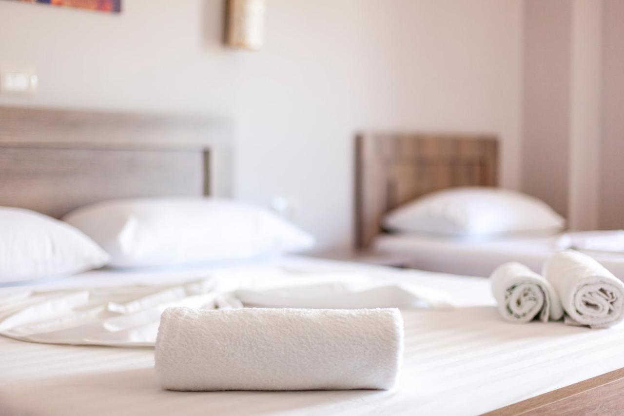 Toni Retzo Rooms Himare Exteriör bild