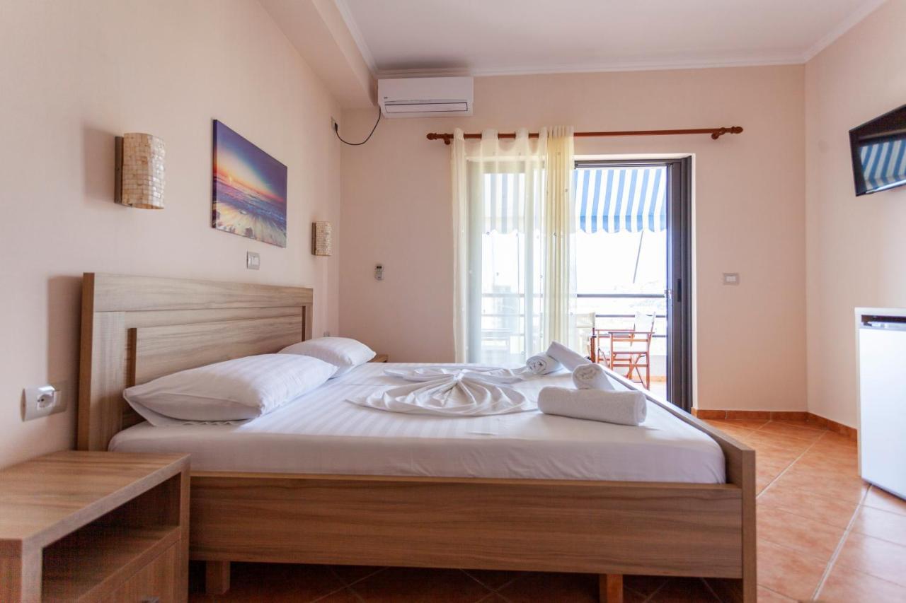 Toni Retzo Rooms Himare Exteriör bild