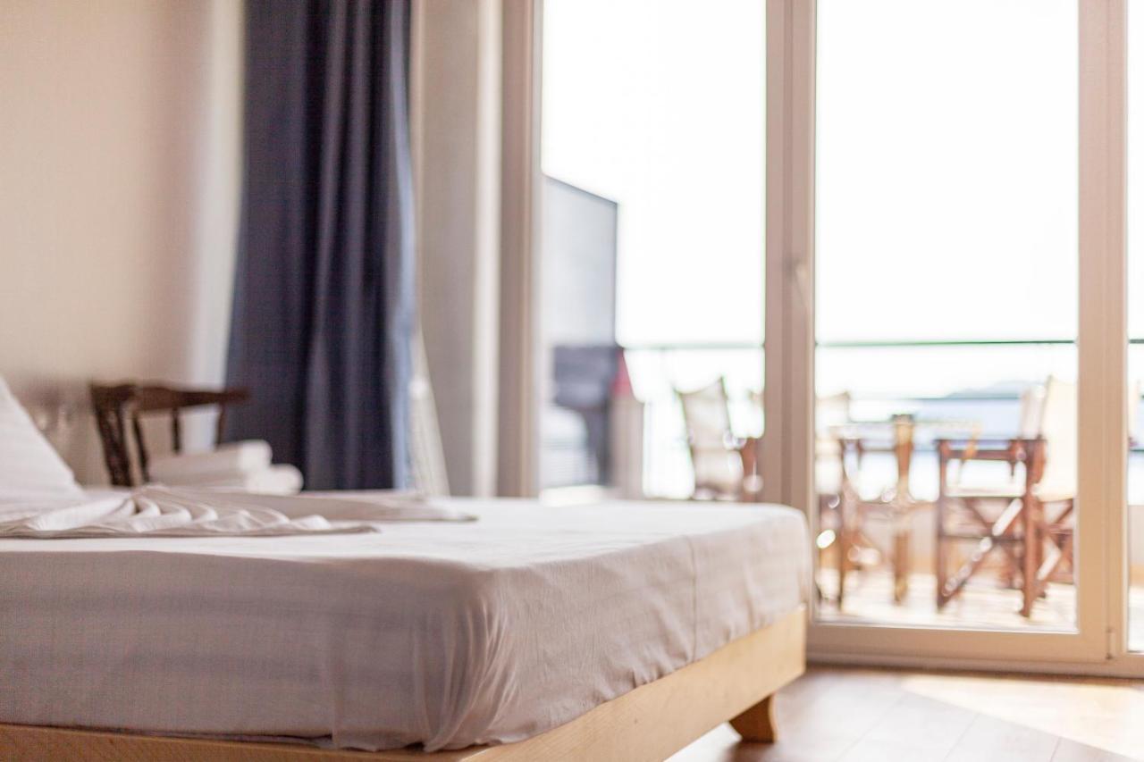 Toni Retzo Rooms Himare Exteriör bild