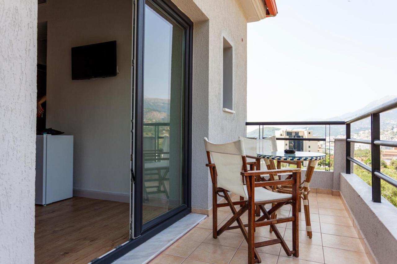 Toni Retzo Rooms Himare Exteriör bild