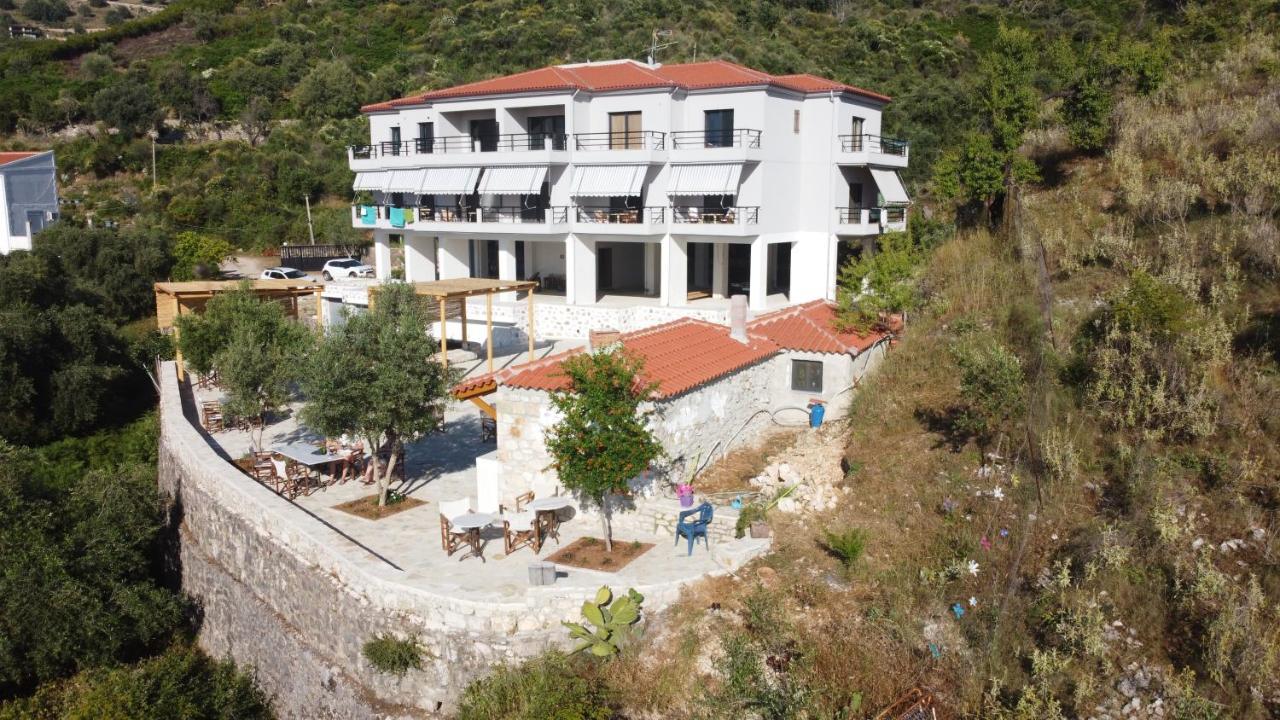 Toni Retzo Rooms Himare Exteriör bild
